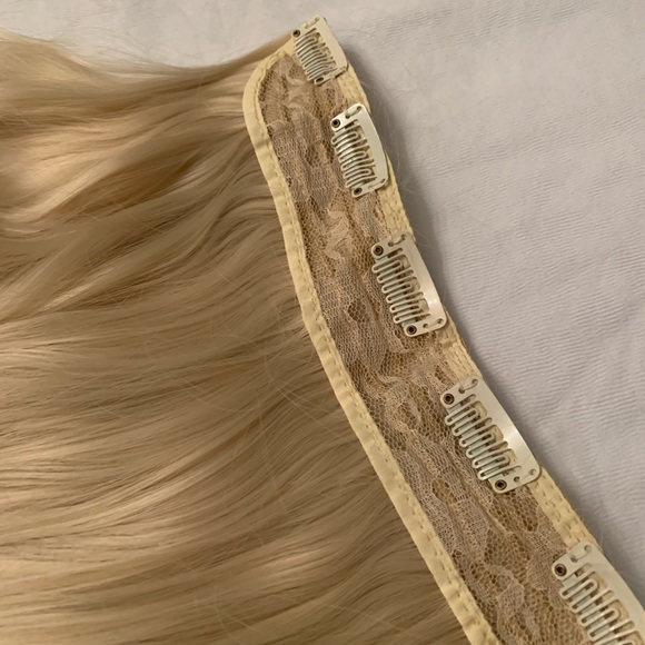 New Hair Extensions (4) 20" -3/4 And (1) 12” 3/4 Curly Wave - Picture 9 of 11